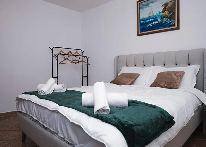 Via Albania - Myslym Shyri Apartment
